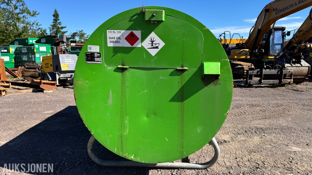 2022 FUEL PROOF 2500L. Med ca 1600L diesel