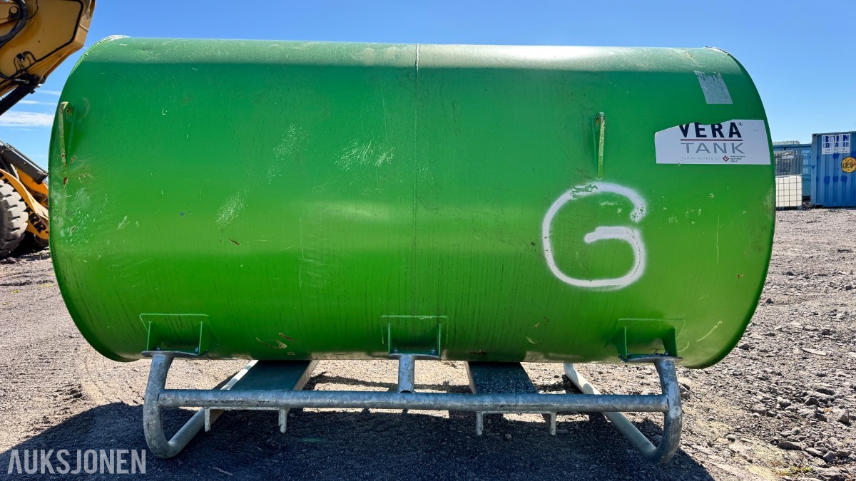 2022 FUEL PROOF 2500L. Med ca 1600L diesel