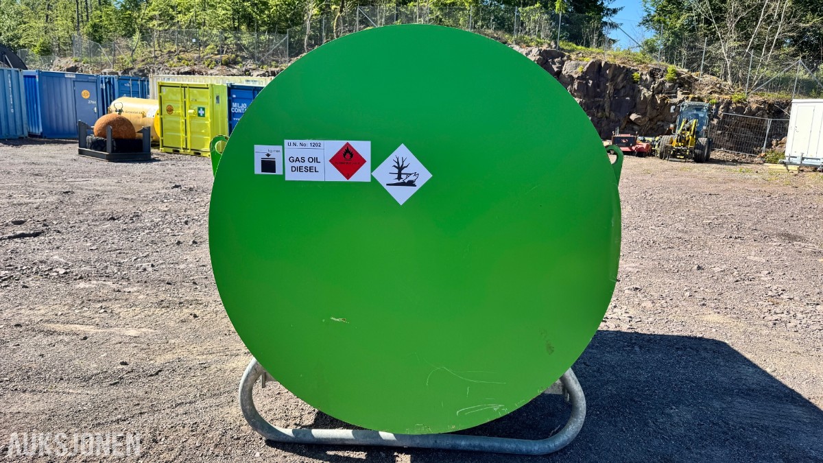 2022 FUEL PROOF 2500L. Med ca 1600L diesel