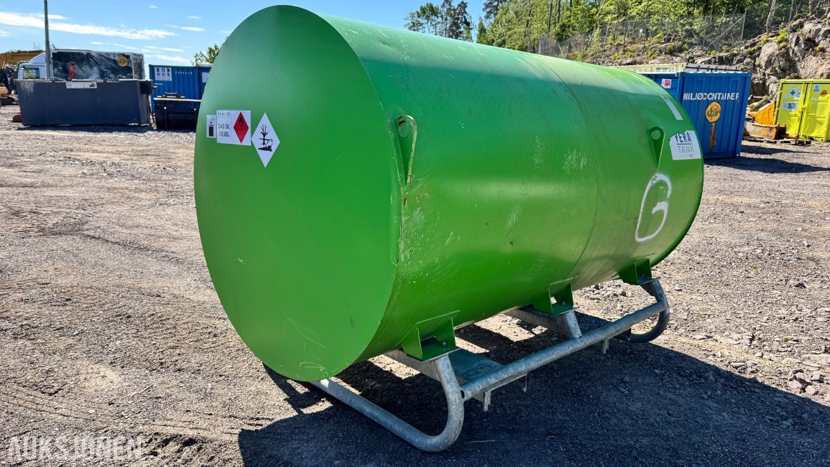 2022 FUEL PROOF 2500L. Med ca 1600L diesel