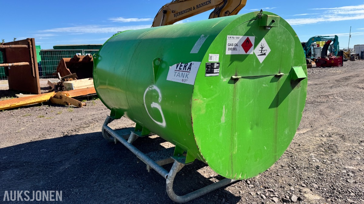 2022 FUEL PROOF 2500L. Med ca 1600L diesel