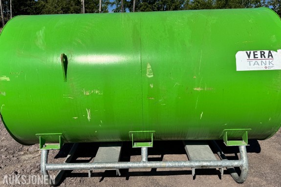 2022 FUEL PROOF 2500L. Med ca 1600L diesel