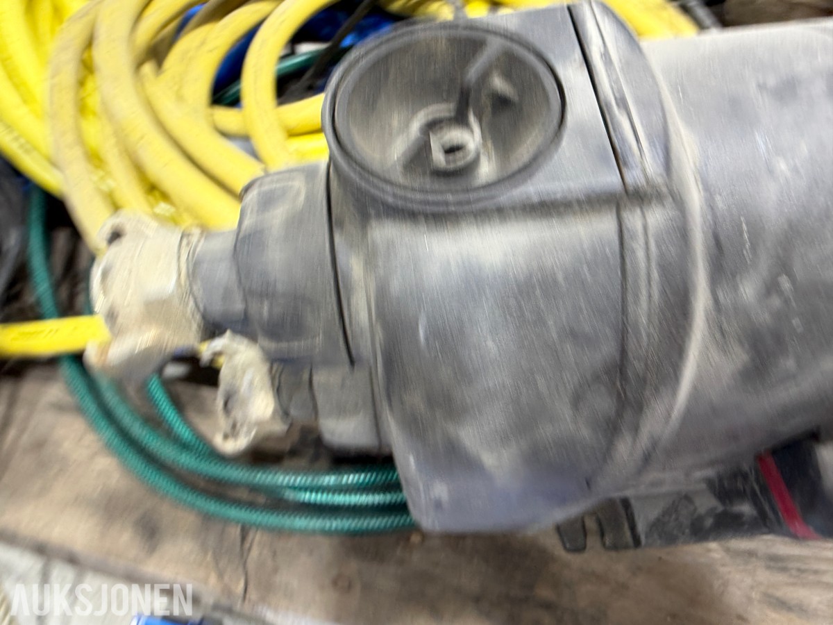 Lensepumper, Grundfos SCALA2, slanger og slangeklemmer