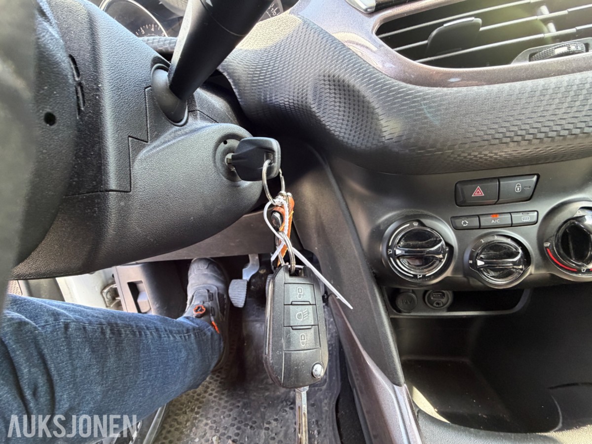 2014 Peugeot 2008 1.2-82 / Servicehistorikk / 8xalu