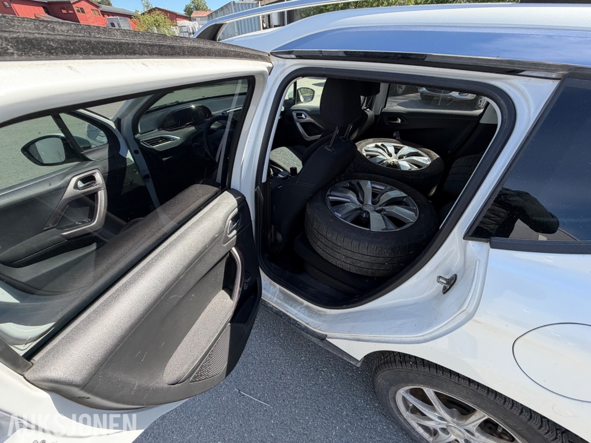2014 Peugeot 2008 1.2-82 / Servicehistorikk / 8xalu