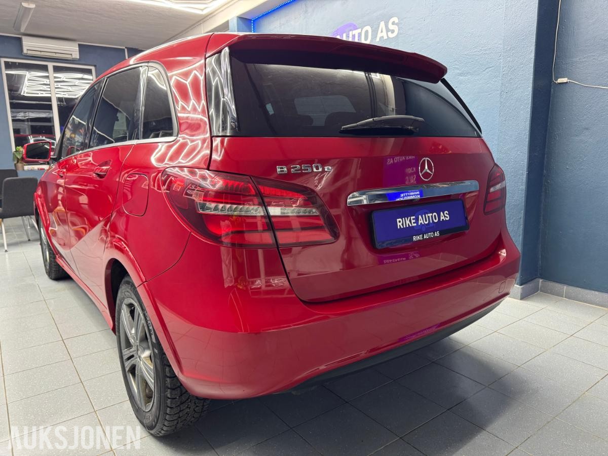 2017 Mercedes-Benz B-Klasse 250 E 180hk Automat Bi Xenon Ryggekamera DAB