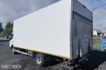 2010 Mitsubishi Fuso skapbil med løftelem og sidedør