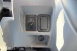 2010 Mitsubishi Fuso skapbil med løftelem og sidedør