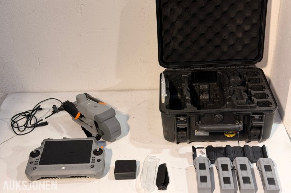 2025 DJI Matrice 4E med DJI RC Plus 2, 3 batterier og DJI Ladehub