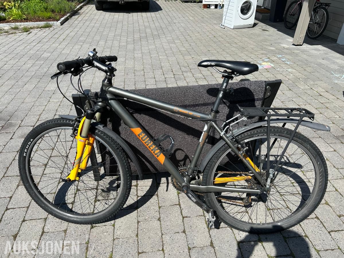 Parti med El sykkel og vanlig sykkel