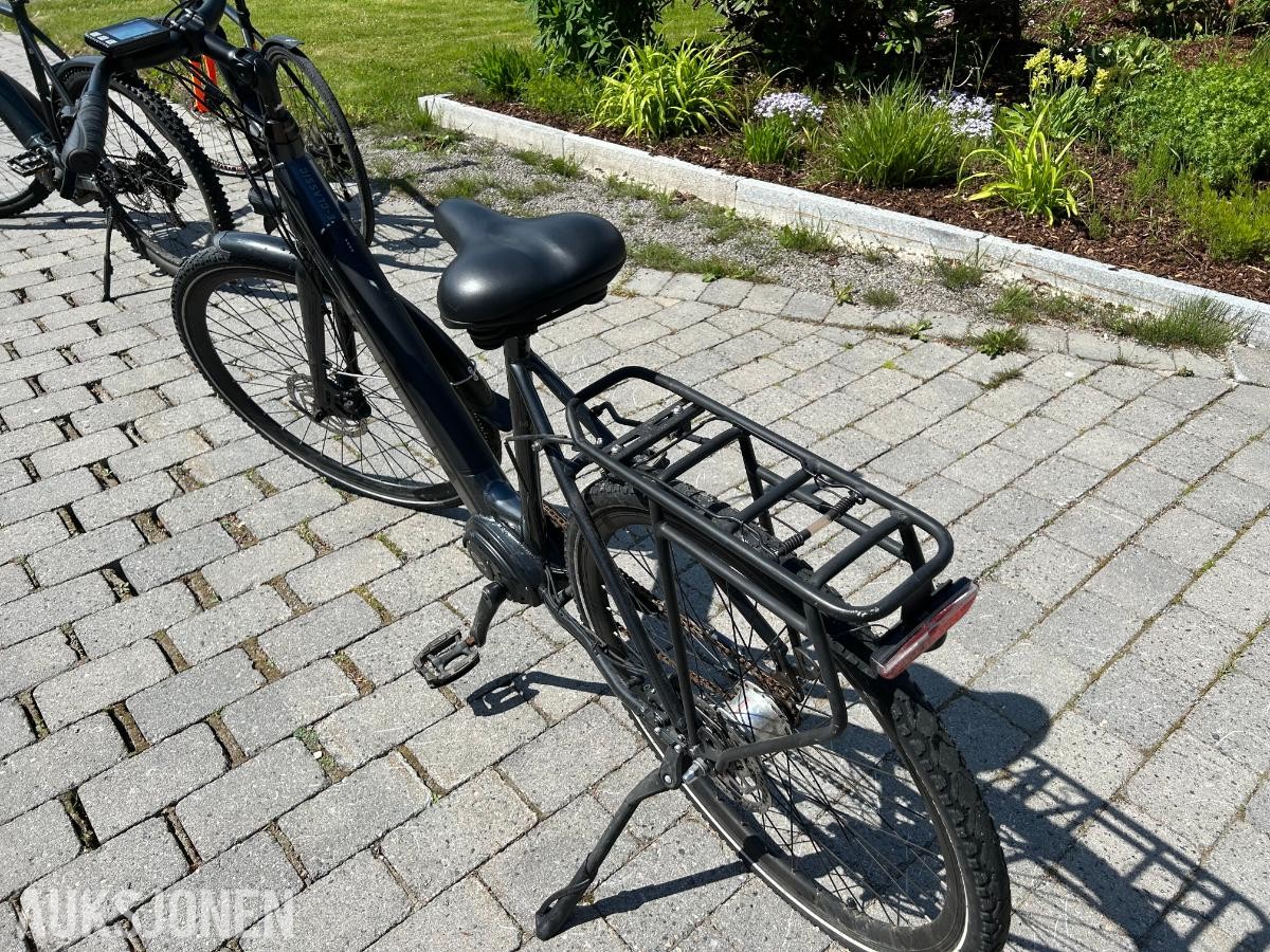 Parti med El sykkel og vanlig sykkel