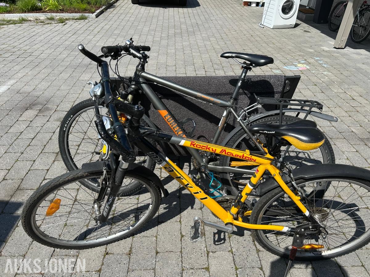 Parti med El sykkel og vanlig sykkel
