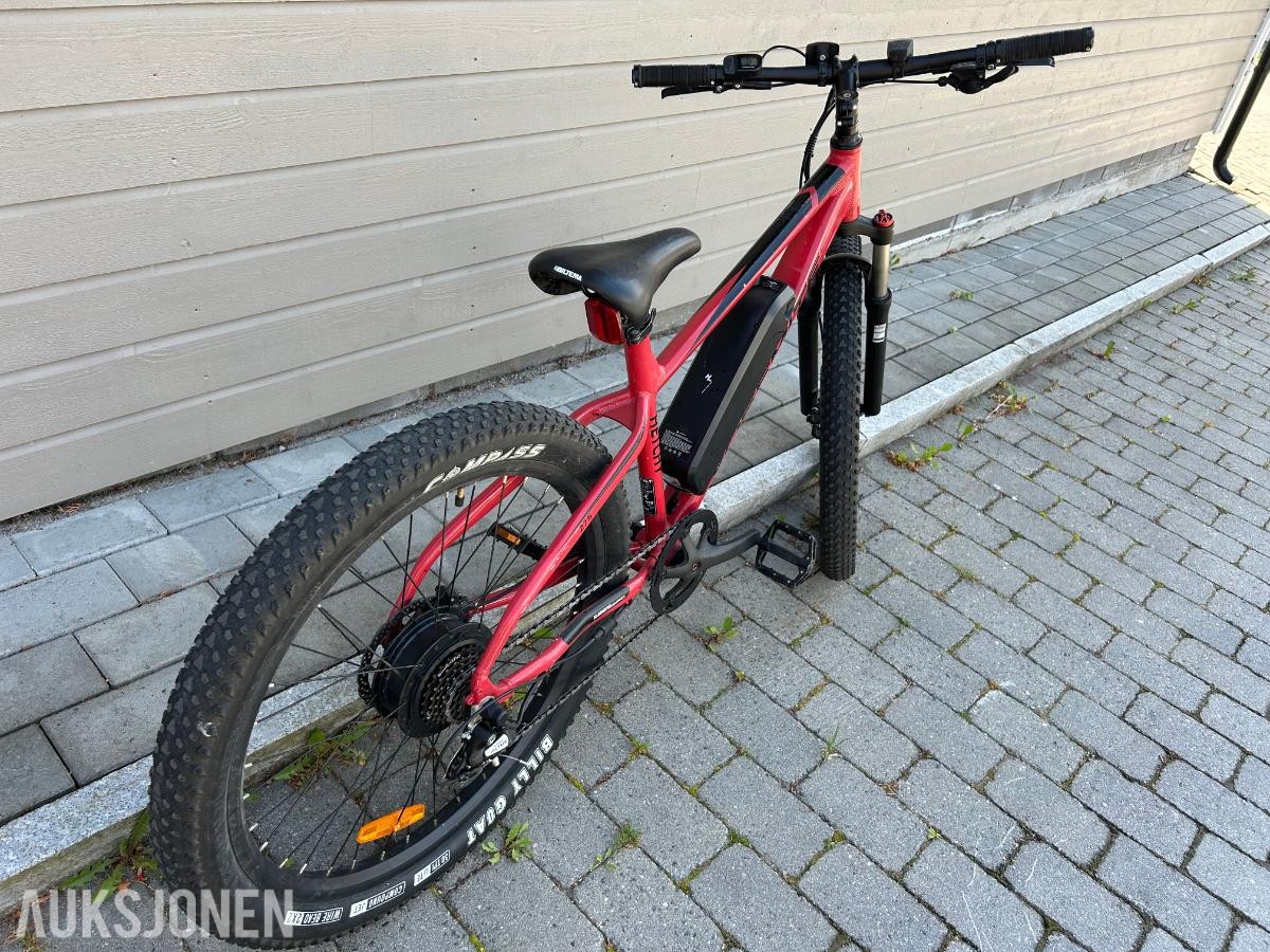 Parti med El sykkel og vanlig sykkel