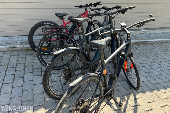 Parti med El sykkel og vanlig sykkel
