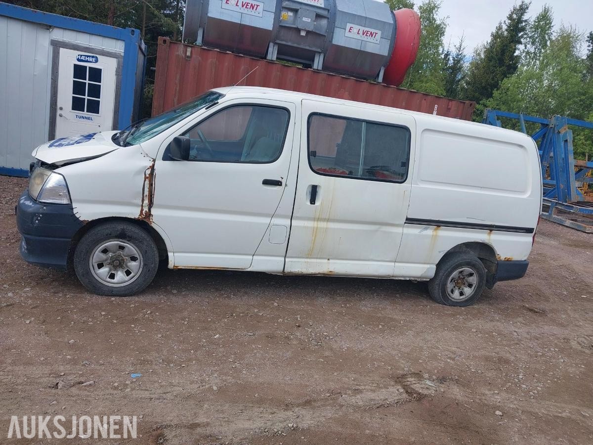 2007 Toyota HiAce 117 D 4WD