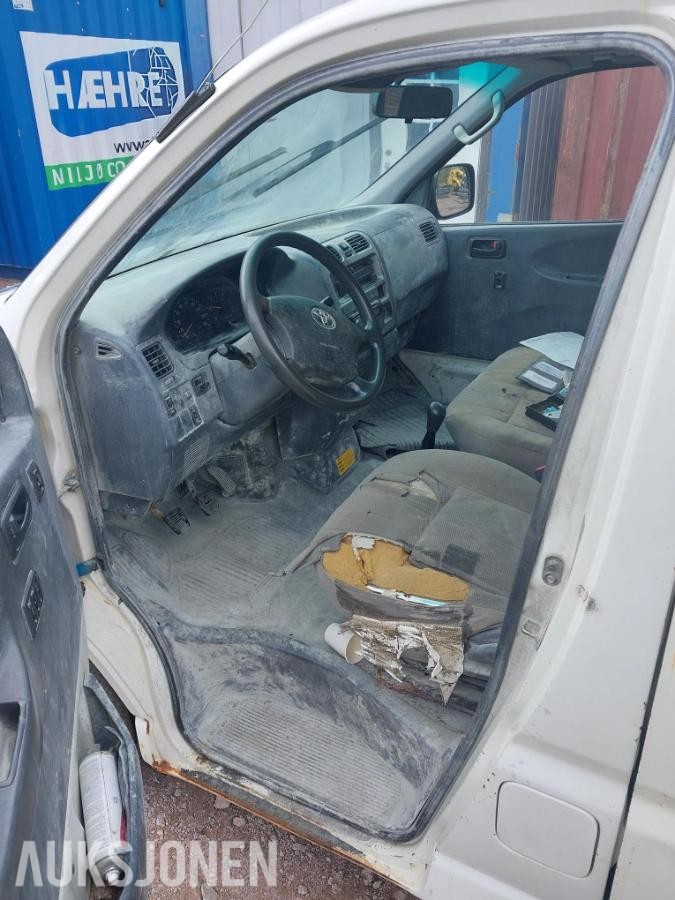 2007 Toyota HiAce 117 D 4WD