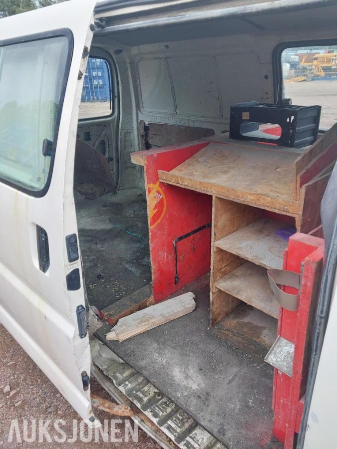 2007 Toyota HiAce 117 D 4WD