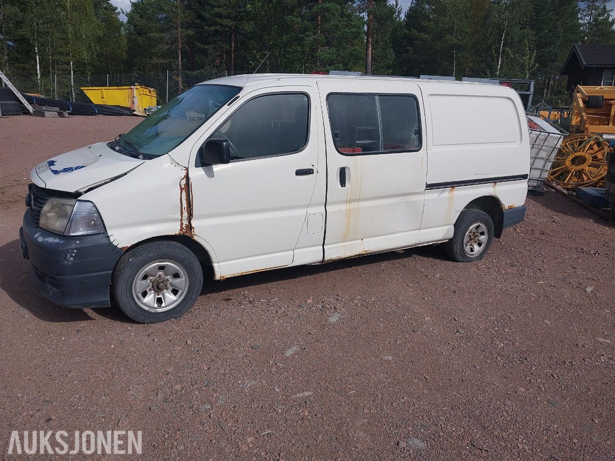2007 Toyota HiAce 117 D 4WD