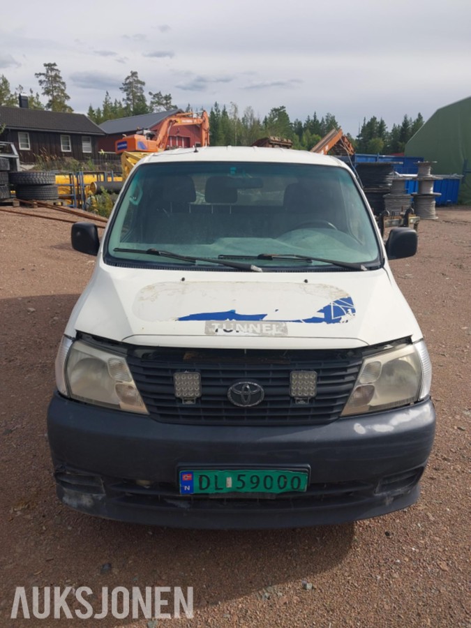 2007 Toyota HiAce 117 D 4WD