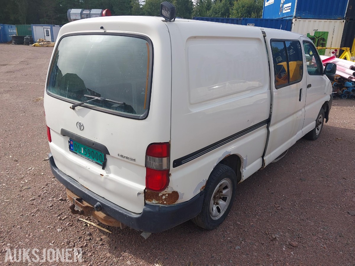2007 Toyota HiAce 117 D 4WD