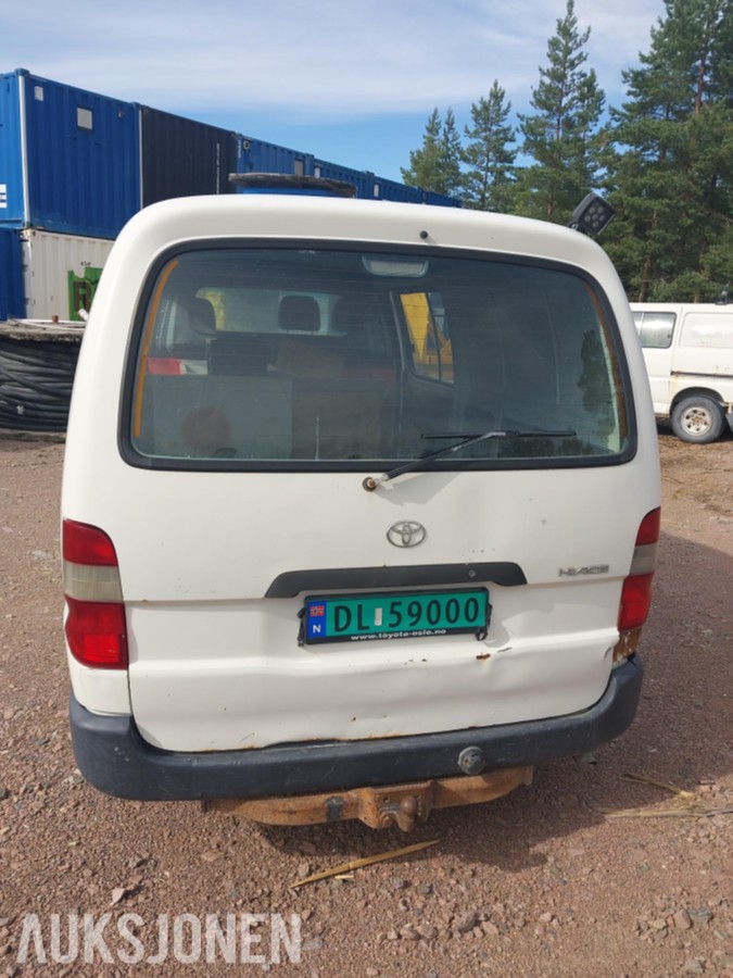 2007 Toyota HiAce 117 D 4WD