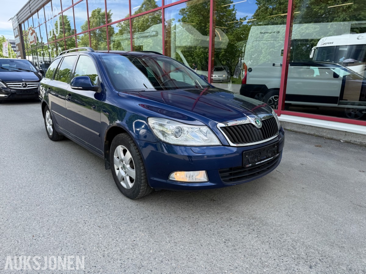 2011 Skoda OCTAVIA - Hengerfeste – Sommer- og vinterhjul – EU-godkjent til 11/2026
