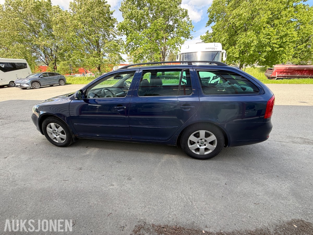 2011 Skoda OCTAVIA - Hengerfeste – Sommer- og vinterhjul – EU-godkjent til 11/2026