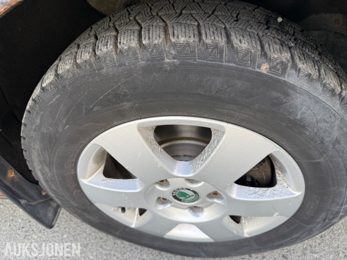2011 Skoda OCTAVIA - Hengerfeste – Sommer- og vinterhjul – EU-godkjent til 11/2026
