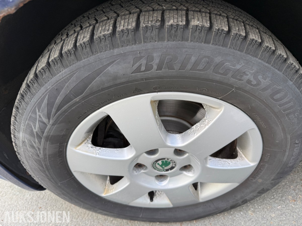 2011 Skoda OCTAVIA - Hengerfeste – Sommer- og vinterhjul – EU-godkjent til 11/2026