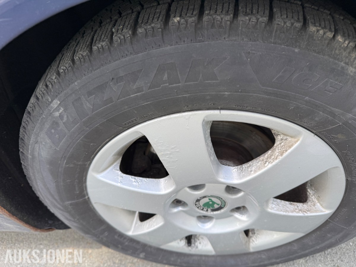 2011 Skoda OCTAVIA - Hengerfeste – Sommer- og vinterhjul – EU-godkjent til 11/2026