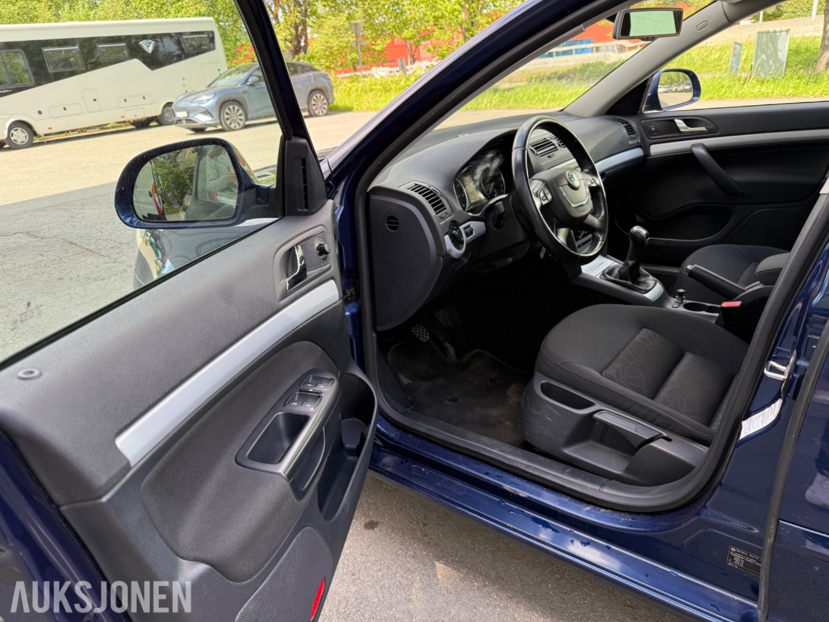 2011 Skoda OCTAVIA - Hengerfeste – Sommer- og vinterhjul – EU-godkjent til 11/2026