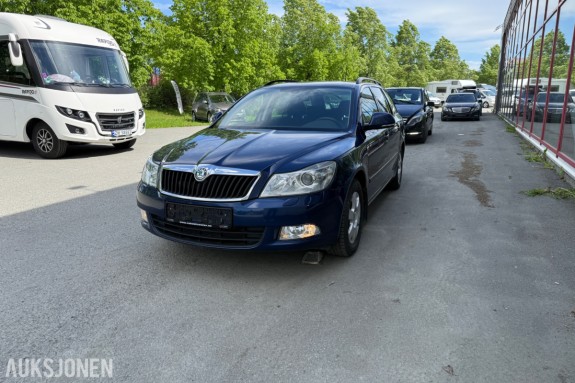 2011 Skoda OCTAVIA - Hengerfeste – Sommer- og vinterhjul – EU-godkjent til 11/2026