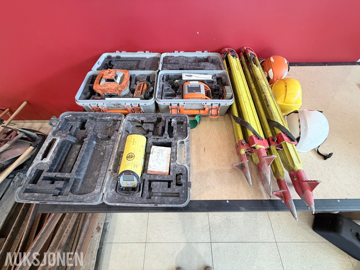 GeoMax, Nedo og Leica måle-/laserutstyr med stativer og kofferter