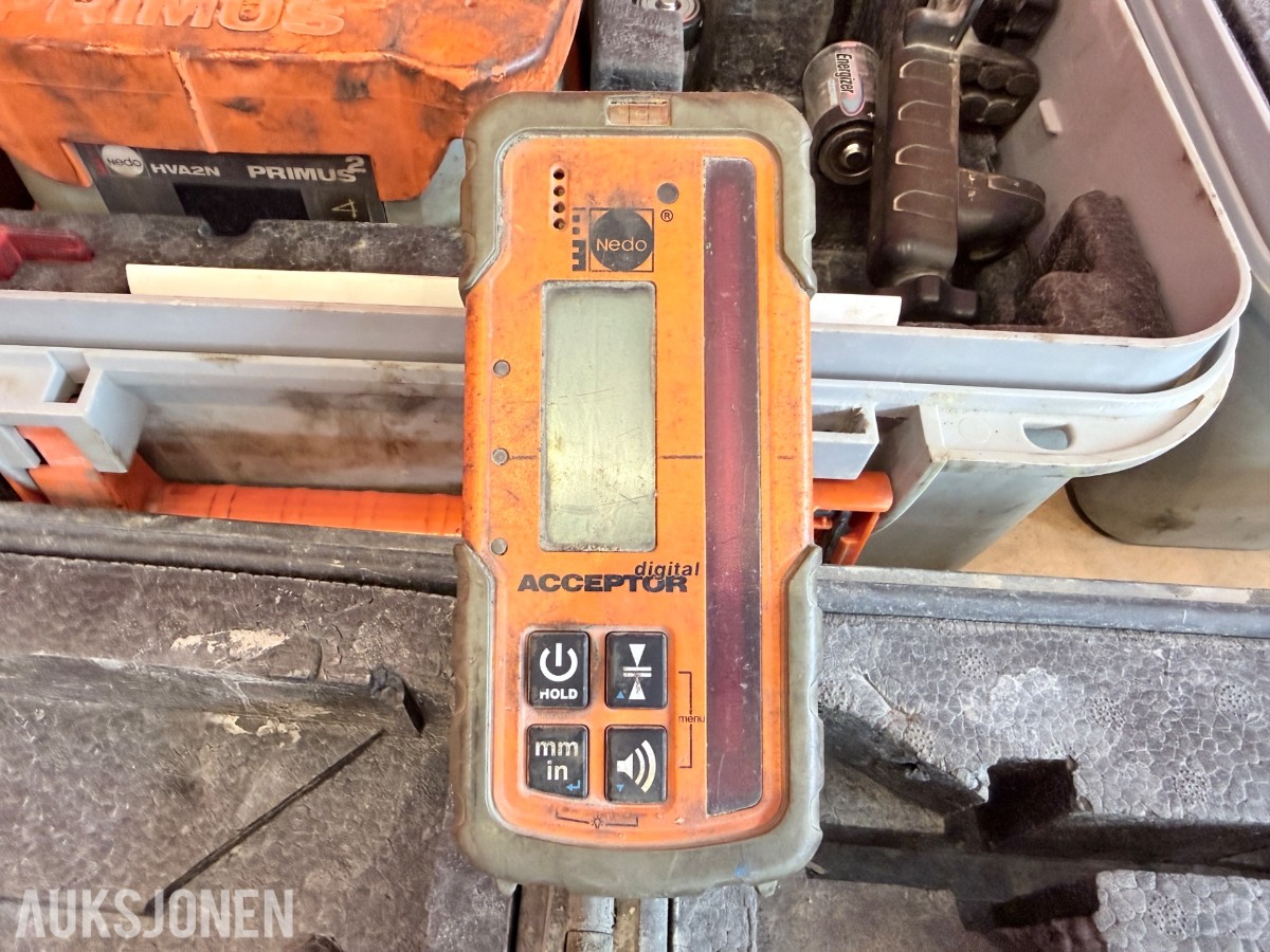GeoMax, Nedo og Leica måle-/laserutstyr med stativer og kofferter