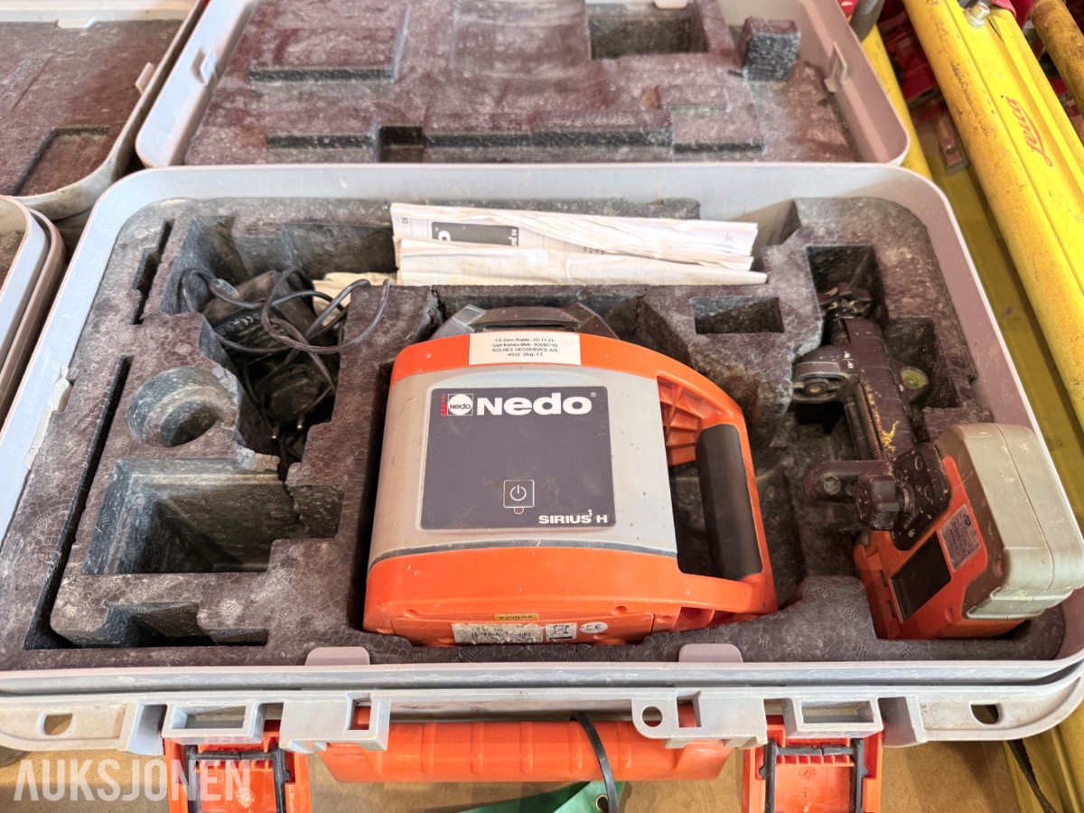 GeoMax, Nedo og Leica måle-/laserutstyr med stativer og kofferter