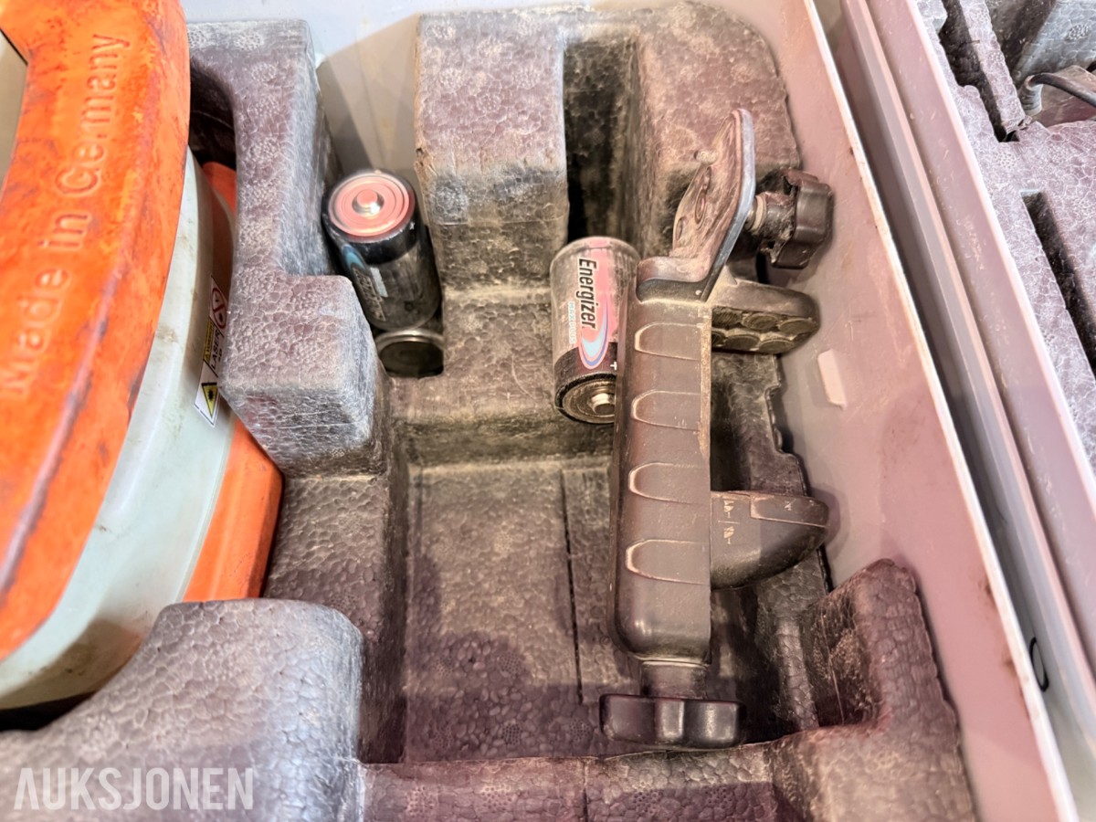 GeoMax, Nedo og Leica måle-/laserutstyr med stativer og kofferter