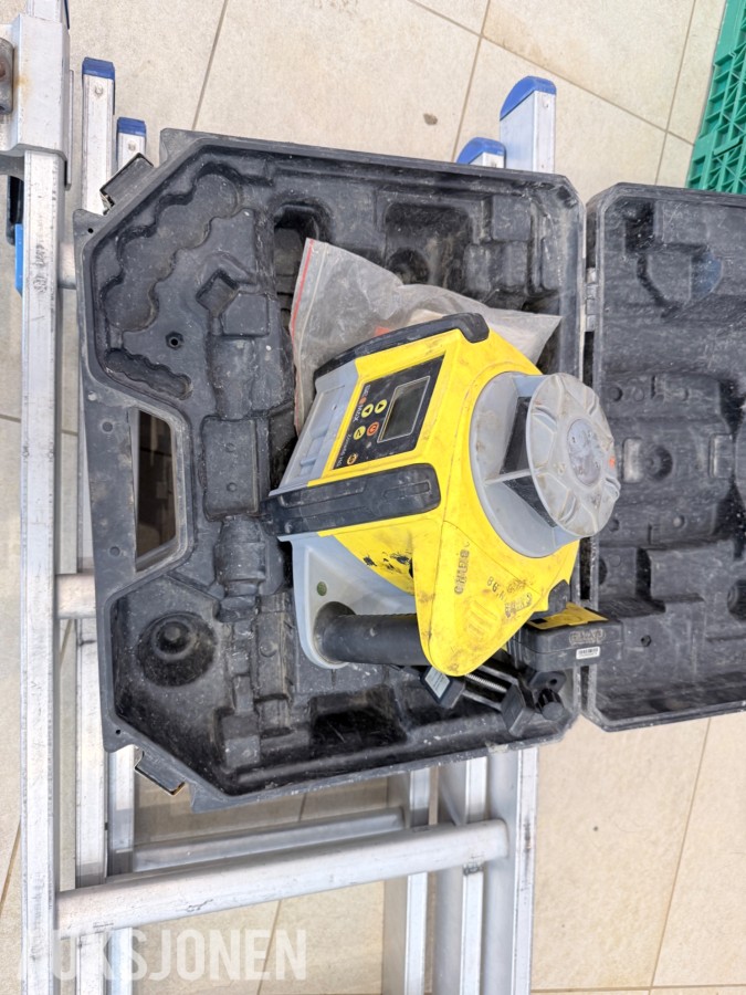 GeoMax, Nedo og Leica måle-/laserutstyr med stativer og kofferter