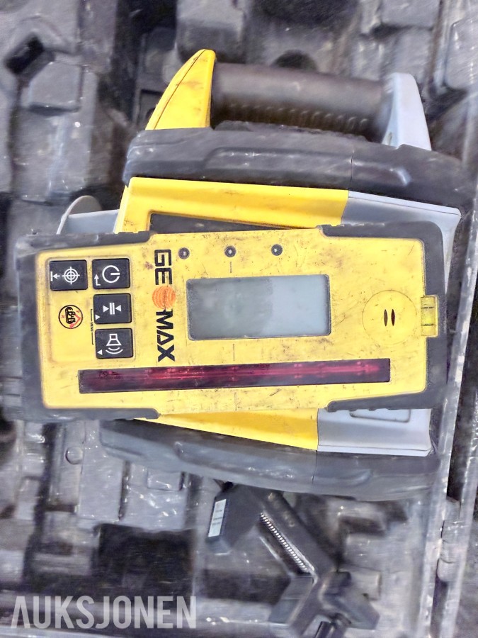 GeoMax, Nedo og Leica måle-/laserutstyr med stativer og kofferter