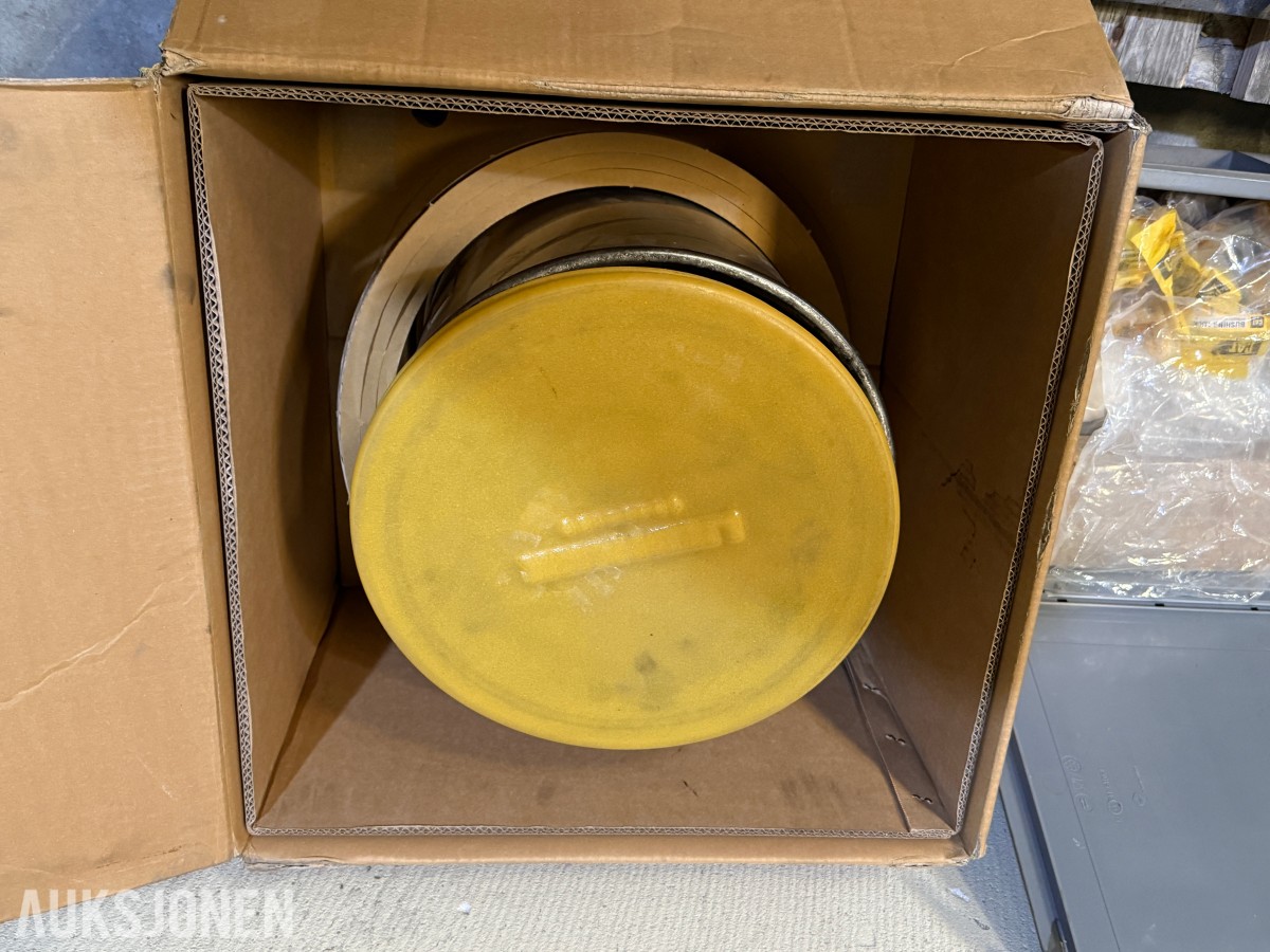 Parti med industriutstyr, festemateriell, CAT-deler og diverse komponenter