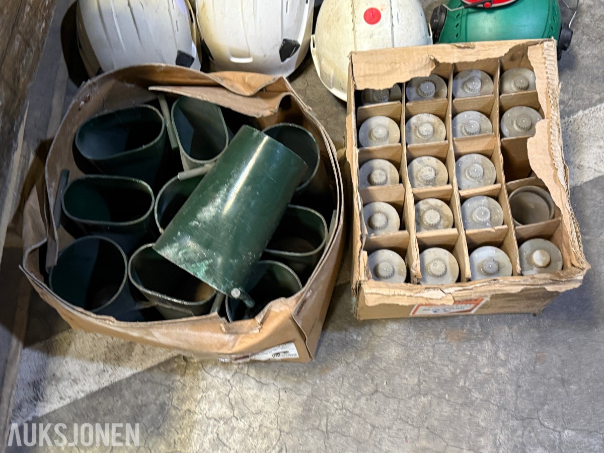 Parti med industriutstyr, festemateriell, CAT-deler og diverse komponenter
