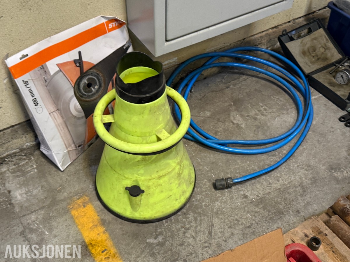 Parti med industriutstyr, festemateriell, CAT-deler og diverse komponenter