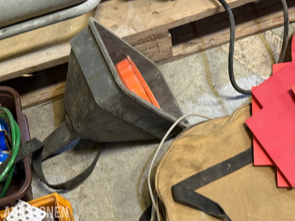 Parti med industriutstyr, festemateriell, CAT-deler og diverse komponenter
