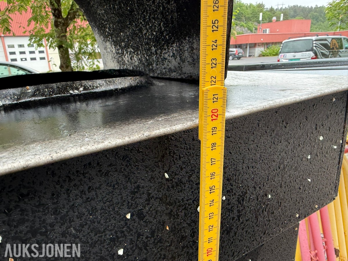 Diverse beslag , rennebeslag og tilbehør + Pipehatt 55x55
