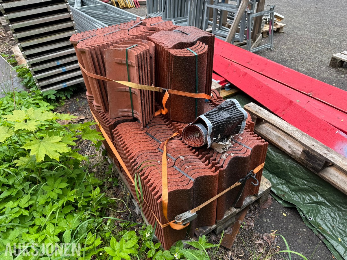 Skarpnes Takstein Dobbeltkrum Ru Antikk – ca. 120 stk + 9 mønestein