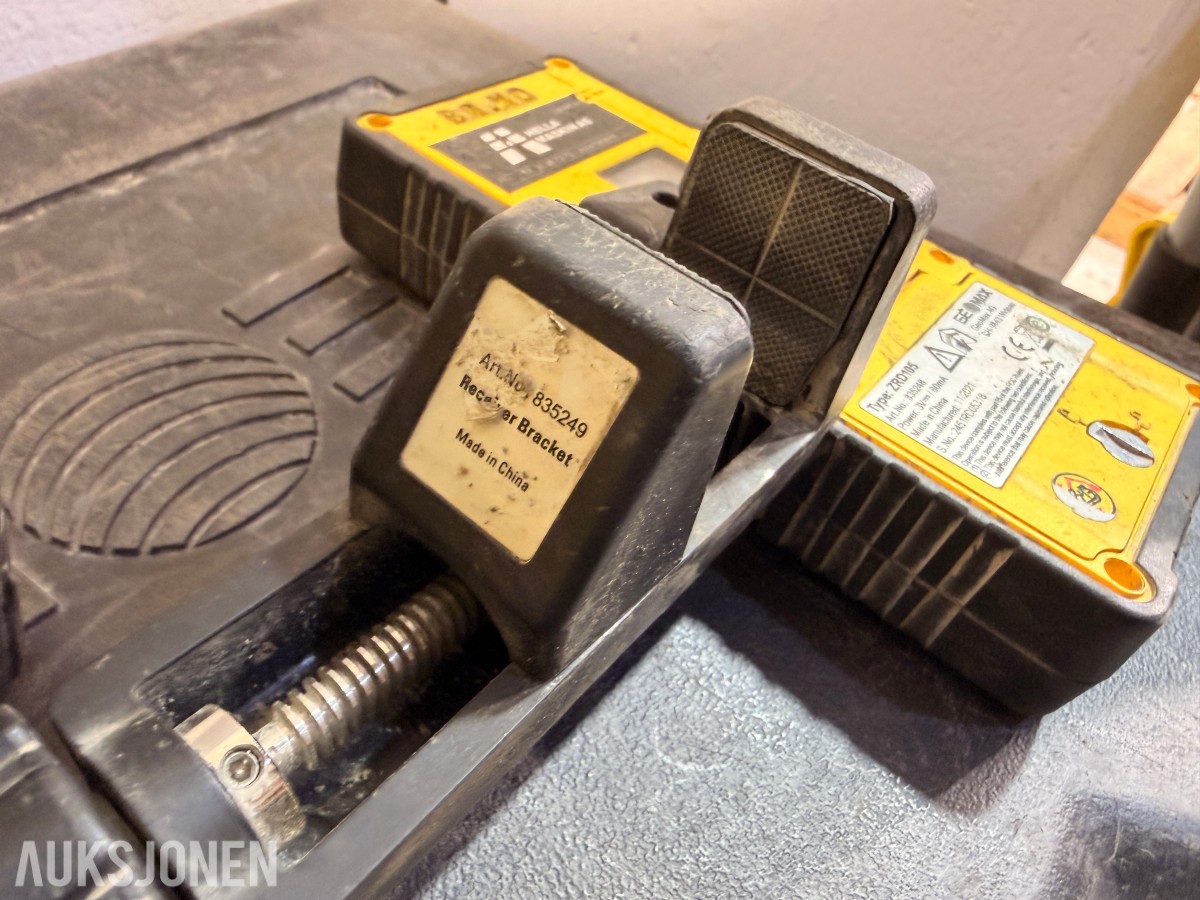 GeoMax Zone60 HG rotasjonslaser med mottaker, stativ og målestang