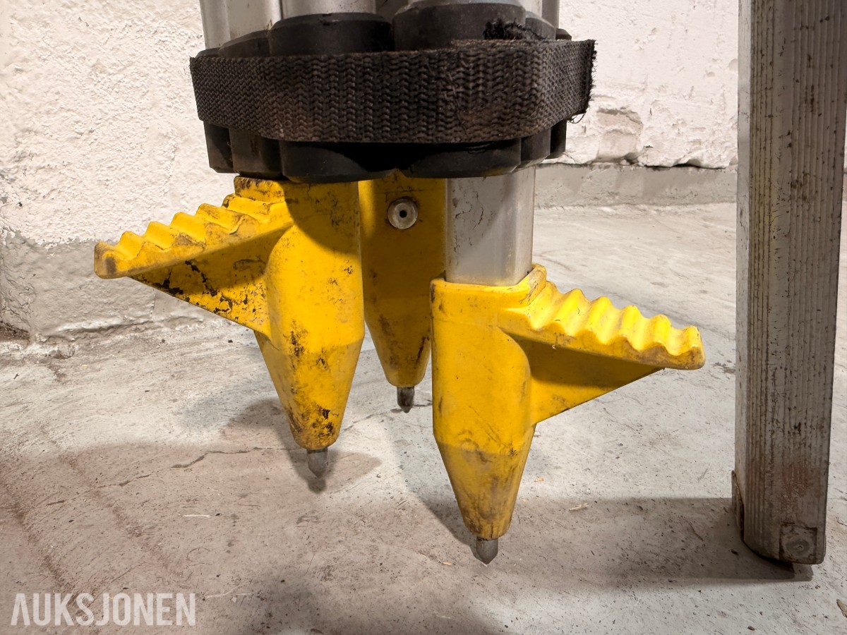 GeoMax Zone60 HG rotasjonslaser med mottaker, stativ og målestang