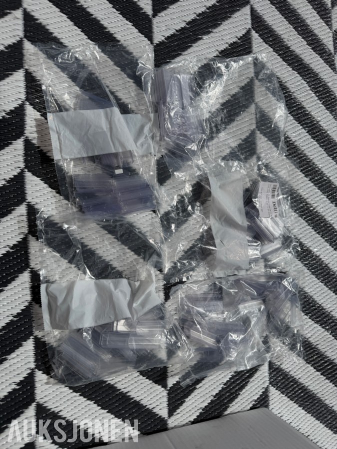 Delfi/Breece Chroma-4 elektroniske hylleetiketter med tilbehør