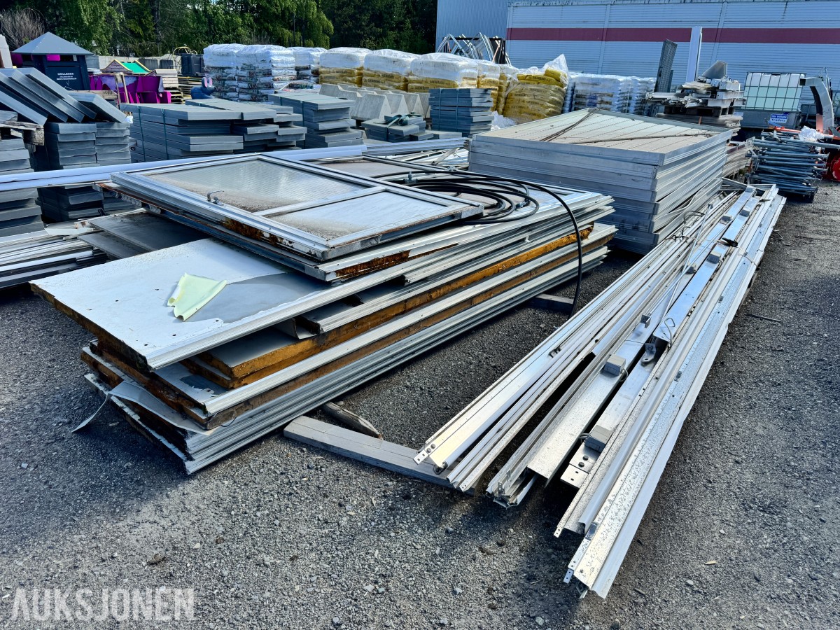 Drivhus 80 m2 7,7x11,2 meter. Blomsterbord med undervanning