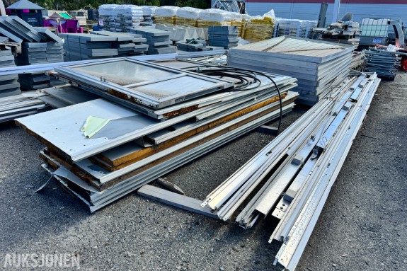 Drivhus 80 m2 7,7x11,2 meter. Blomsterbord med undervanning