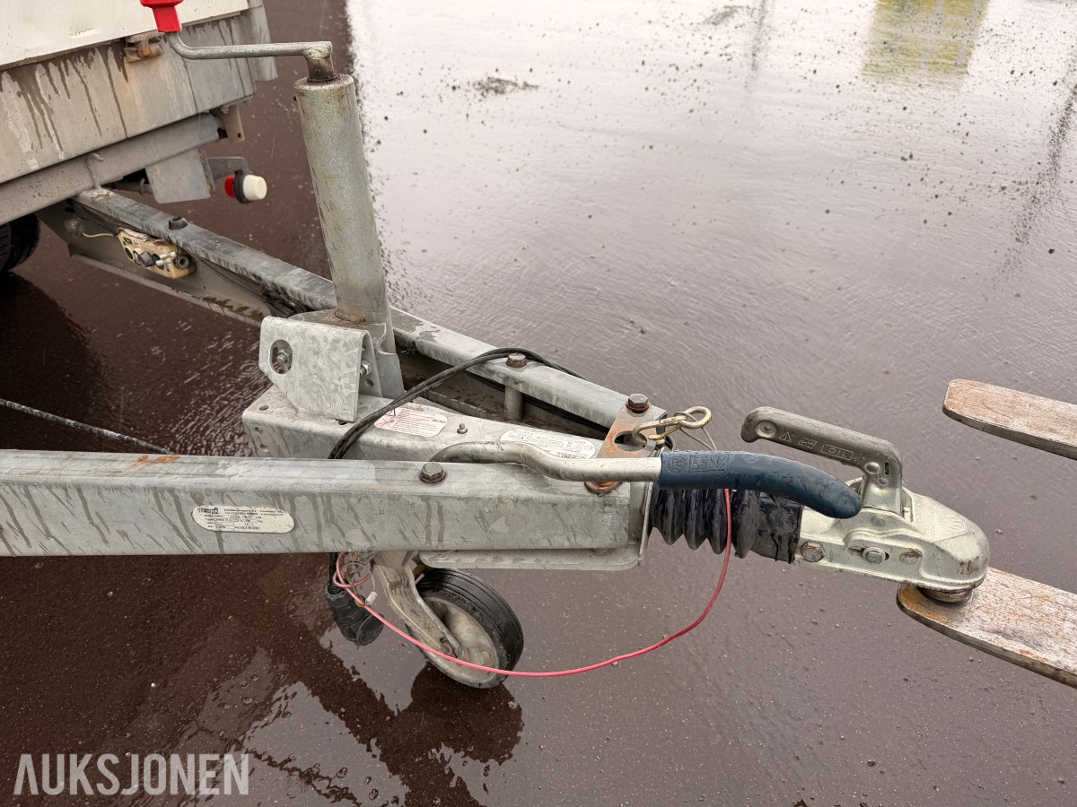 2010 Henra K3,27 TIPPHENGER med 1800kg nyttelast